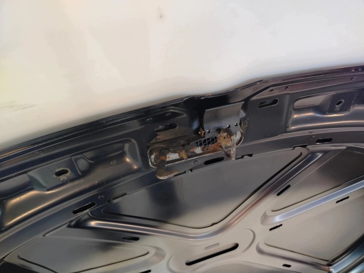 фото №11, Капот кришка двигуна vw passat b7 2010r- lc9x