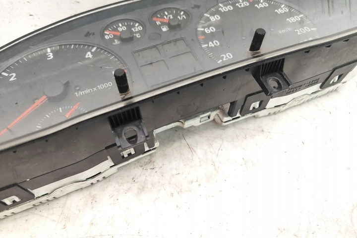 фото №8, Спидометр audi a4 avant 8d5, b5 8d0919033a 1.9l дизель 1999