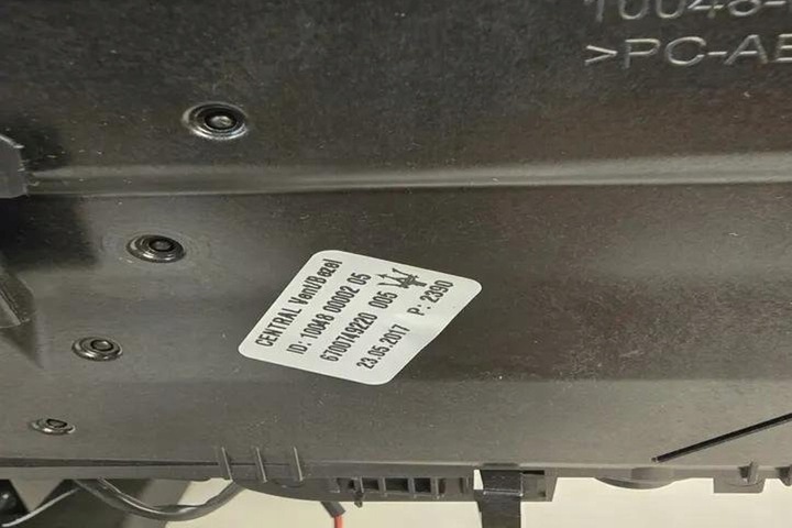 фото №8, Впуск повітря консолі maserati levante suv m161 6700749220 3.0l дизель