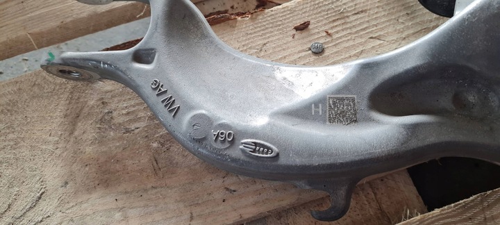 фото №12, Sq8 4m rsq8 q8 кріплення тримач widelec амортизатора праві 4m0413038h sq7