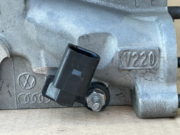 фото №11, Vw golf vii 1.6 tdi clh головка валы 04l103373 04l103308c