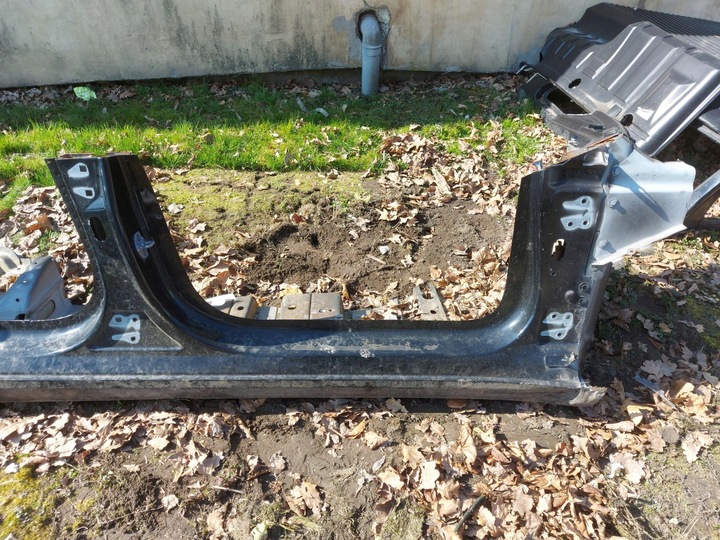 фото №1, Tesla модель 3 порог стойка подкрылок перед правые tes3pro398509