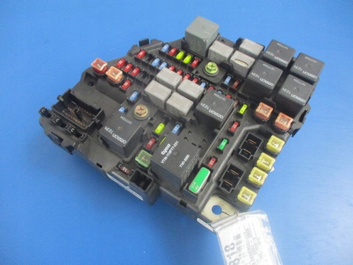 фото №3, Cadillac srx 3.6 v6 коробка запобіжників 25771741