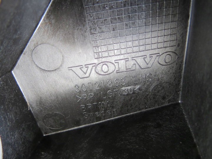 фото №12, Кронштейн крепление багажника левый правый volvo v60 2.0 v70 30721863 30721864