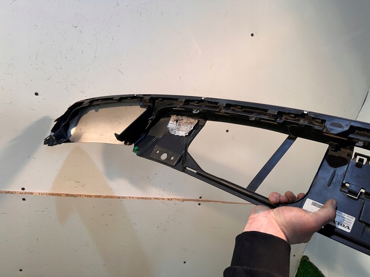 фото №10, Volvo xc40 дифузор спойлер бампера зад задній 31650121 планка