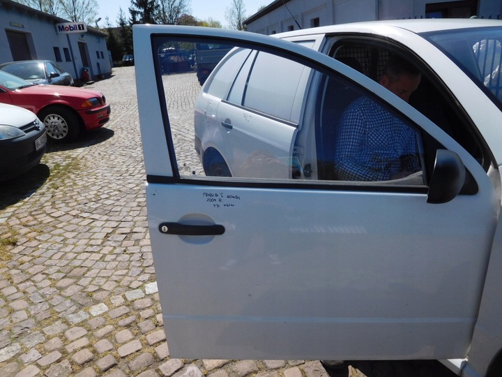 фото №1, Дверь перед правые fabia i 2004. белый универсал