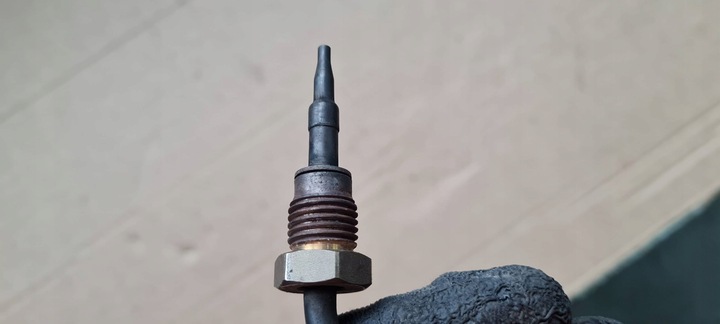 фото №10, A4 b9 8w датчик температуры 2.0 tdi 8w0906088f a5 8w