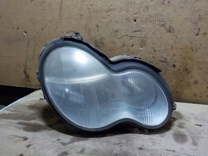 фото №1, Mercedes c класс w203 2.2d лампа правая передняя