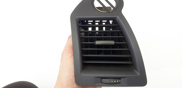 фото №14, Renault megane 2 ii mk2 решітка повітропровід панелі розподільчої ліва - гарна!