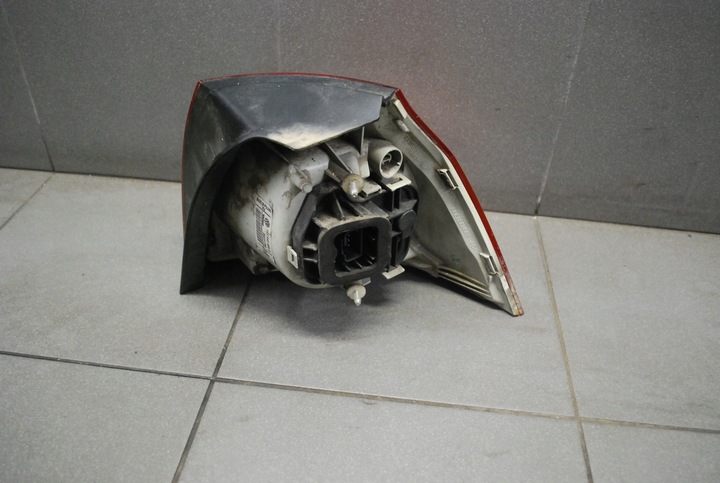 фото №10, Лампа левый зад vw golf v 1k6945095q