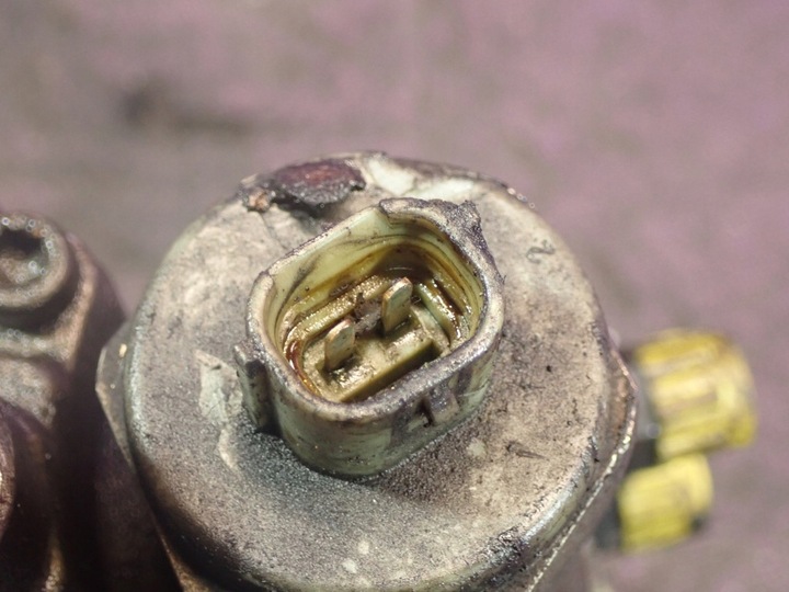 фото №11, Mazda 323f bj 00-03 рестайлинг 2.0 d 101km насос впрыскивающий rf4f13800