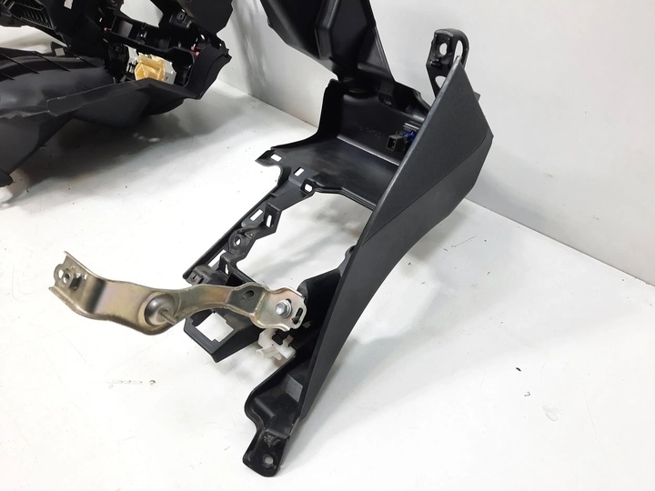 фото №14, Toyota yaris iii 11-14 5d панель раздаточная европа консоль капот 1,0 b