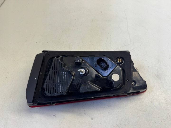 фото №10, Audi a6 c7 универсал рестайлинг лампа левый зад w крышка багажника led 6 pin