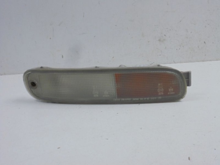 фото №9, Mazda 323c v ba поворотник правое 210-61703 + вкладка żarówkowy