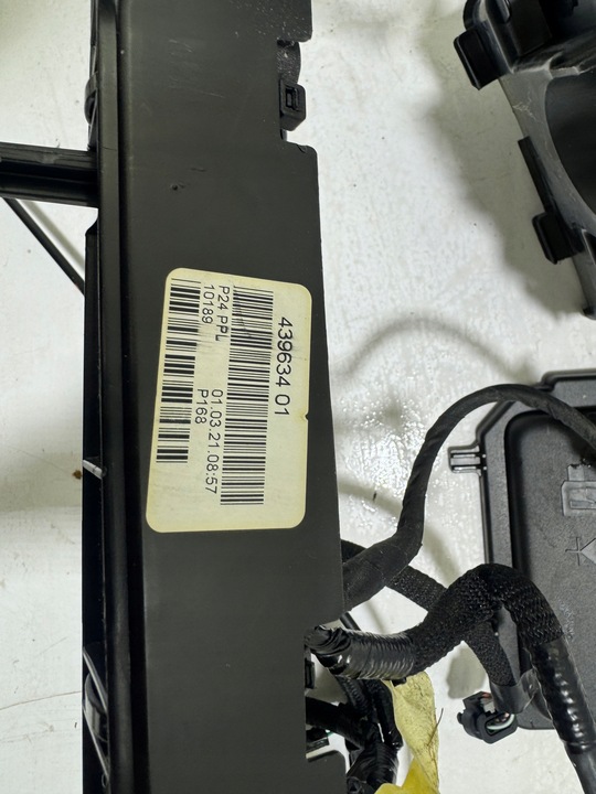 фото №6, Peugeot 2008 ii 9825002480 439634 установка джгут камери двигуна 1.2 thp