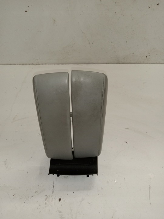 фото №1, Подлокотник кожа audi a8 d4 09-12