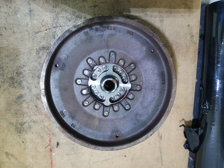 фото №1, Колесо двомасовий зчеплення audi a4 b8 2.0 tdi 2295000325