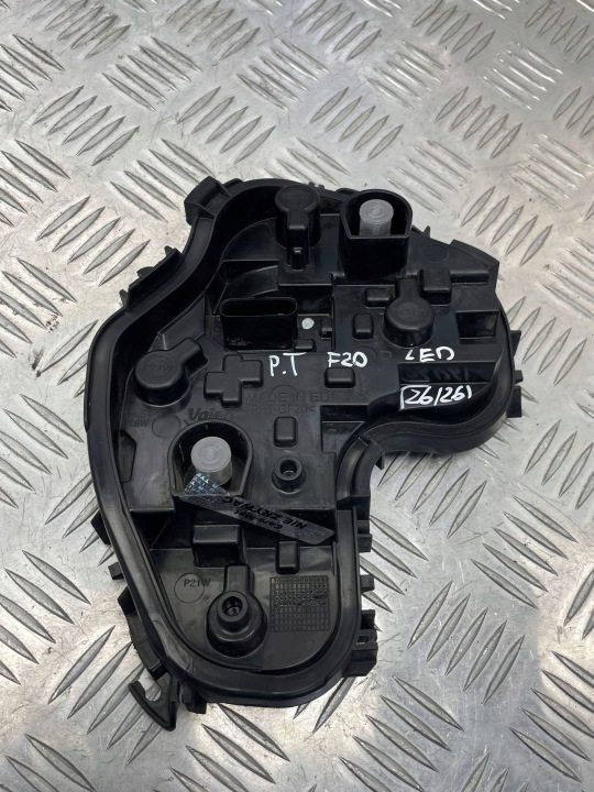 фото №8, Bmw (oem) 1' f20 вкладка лампы правой задней правое зад led