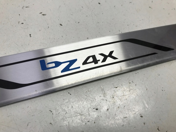 фото №2, Toyota bz4x 2023 планка накладка порога лівий перед передня pw382-42005