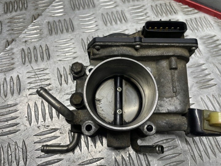 фото №5, Дроссельная заслонка 22030-28050 toyota avensis t25 2,4 vvti