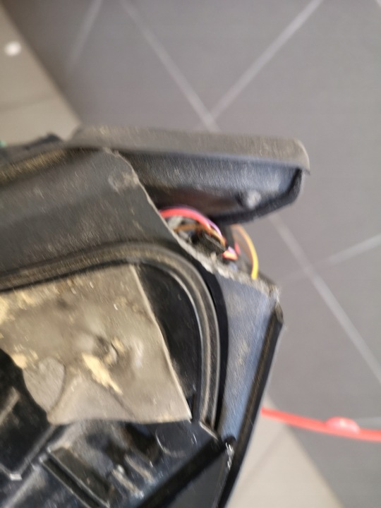 фото №11, Крышка розетка зарядного audi e-tron 4ke810001