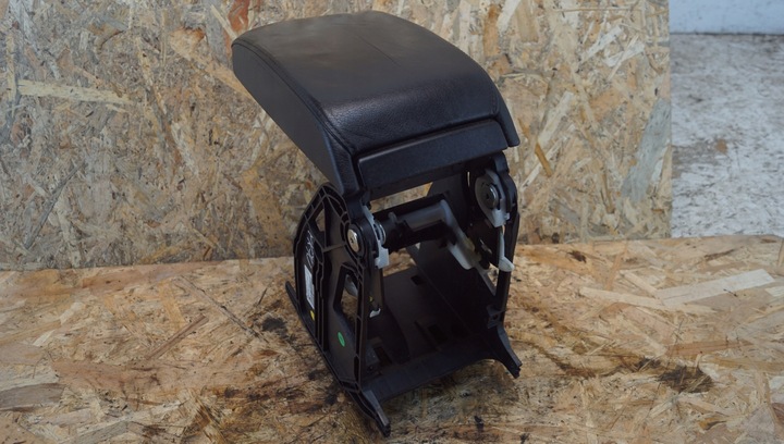 фото №5, Подлокотник skoda octavia iii 5e0864207