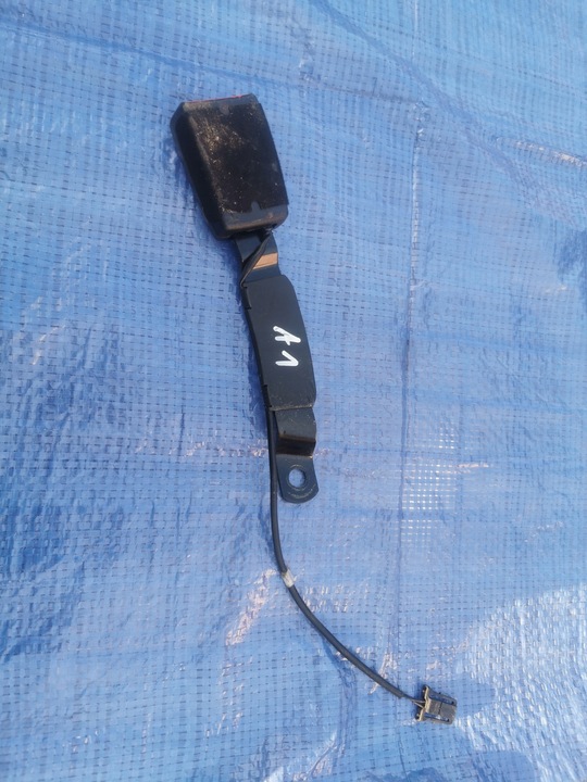 фото №1, Audi a1 застёжка ремня правая перед 8x0857756b