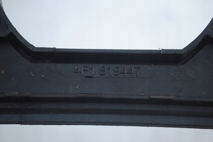 фото №5, Панель под лобовым стеклом 4f1819447 audi a6 c6 2.7 tdi