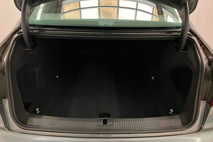 фото №8, Audi a8 d5 боковина кришки багажника 4n0867975a оббивка оздоблення багажник