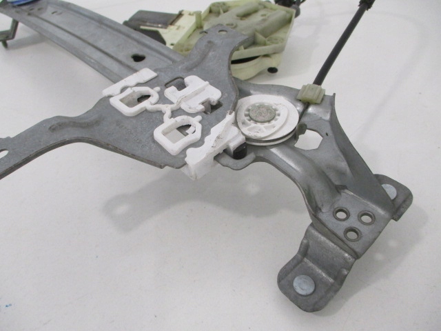 фото №6, Renault megane iii електричний підйомник вікна лівий зад 6 pin 0130822330