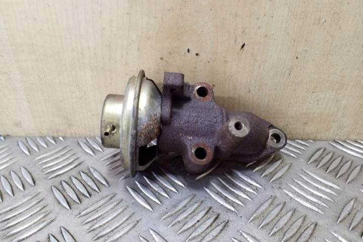 фото №7, Клапан egr toyota avensis _t22_ 2580027010 2.0l дизель 81kw 2002