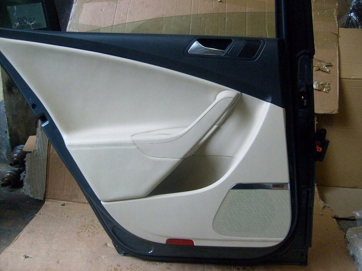 фото №1, Vw passat b6 оббивка двері лівий зад шкіра