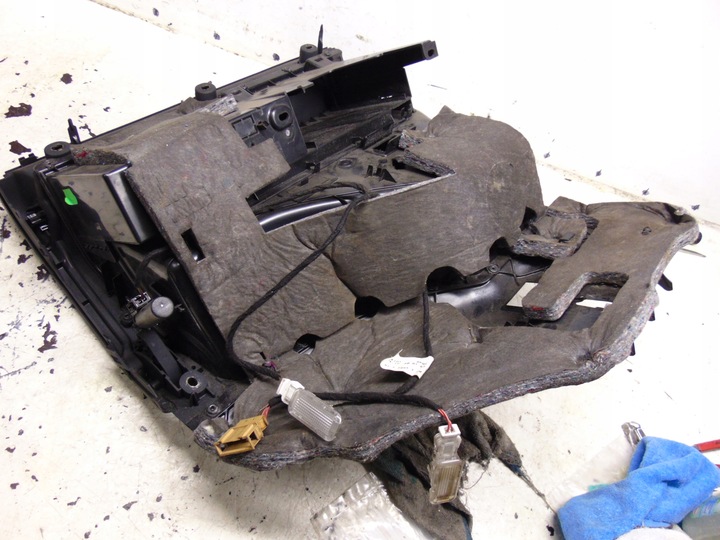 фото №12, Бардачок консолі пасажира audi a4 b7 європа