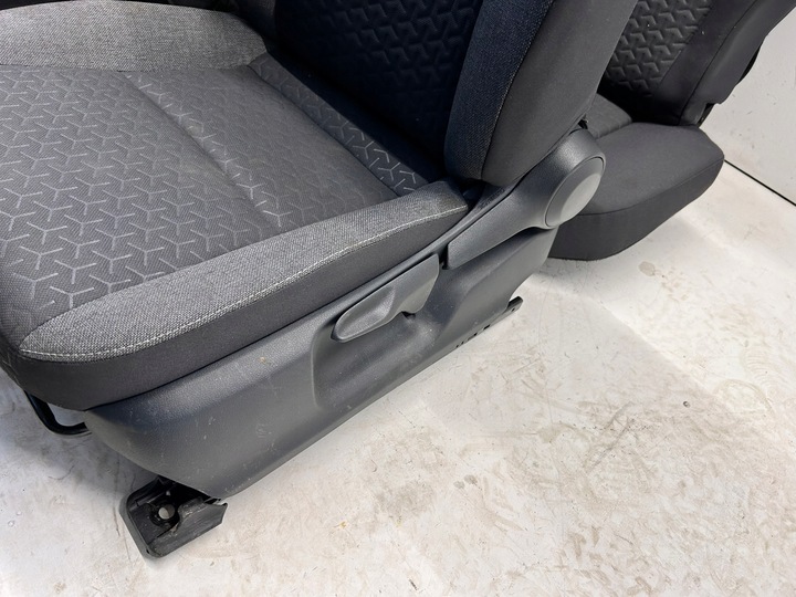 фото №8, Yaris cross гибрид сиденья диван сиденье комплект материал доставка!!!