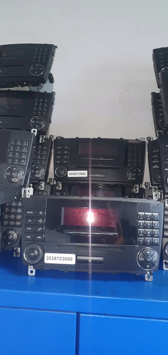 фото №1, Радиопроигрыватель cd mercedes w203 c-klasa