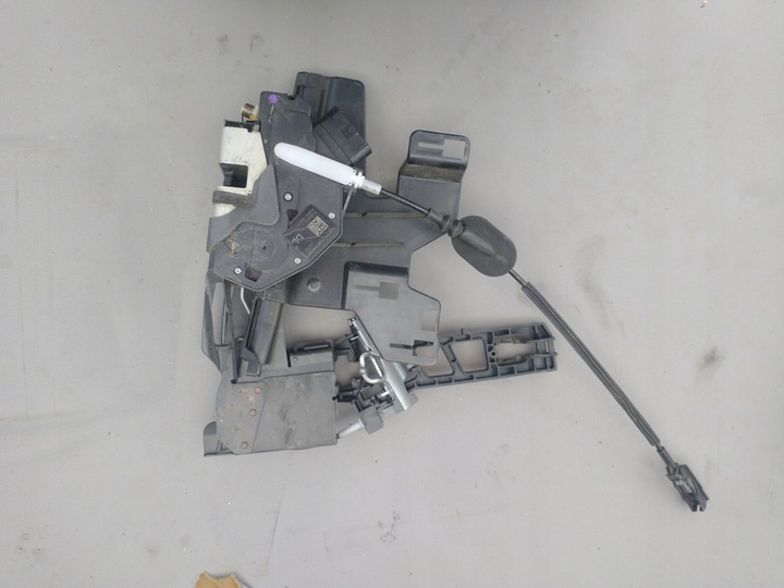 фото №1, Замок двері перед праві fiesta mk7 8a6a-a21812