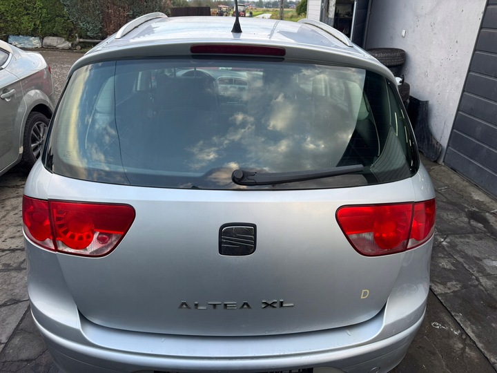 фото №1, Кришка задня багажника + скло срібна seat altea xl 06- лак: ls7y 100um