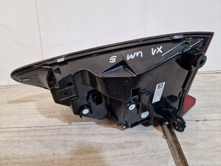 фото №8, Bmw x1 u11 22- лампа led w крыло правая зад европа high 9465352