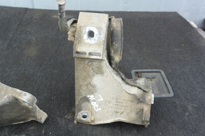 фото №7, Лапи кронштейн двигуна kpl n62 4.8 v8 bmw e70 e71