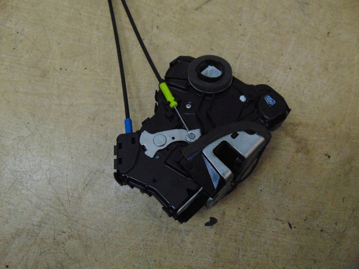 фото №7, Замок двері праві перед toyota avensis t27 4pin