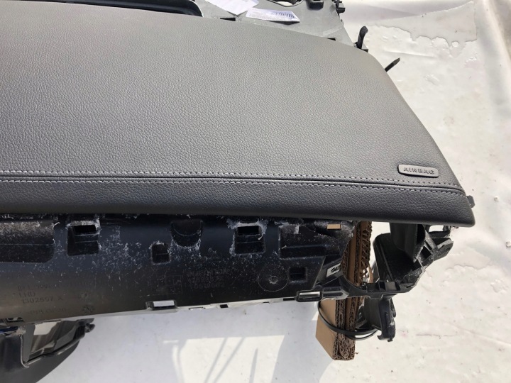 фото №9, Mercedes vito w447 v-klasa торпедо консоль капот pulpit подушка ремни кожа or