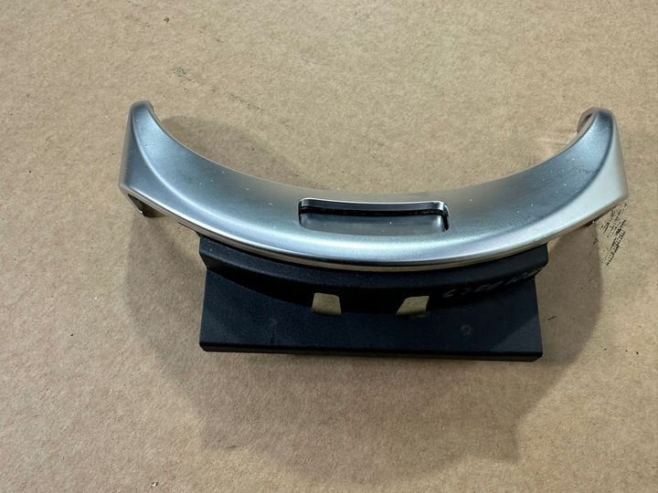 фото №6, Открытие бардачка, хром средний, кнопка mercedes c класс w205