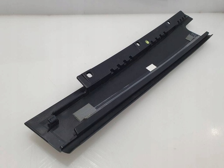 фото №10, Audi q5 09 права планка / прокладка скла двері задніх 8r0839902m