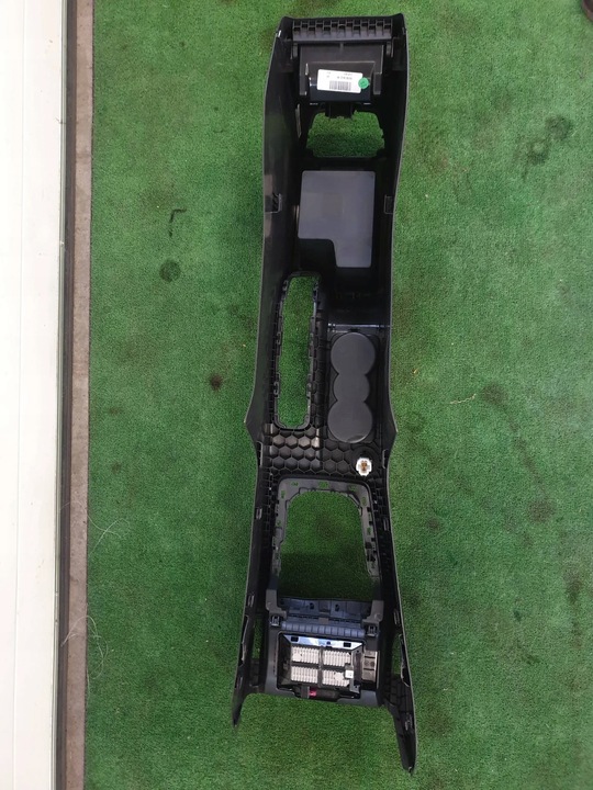 фото №8, Skoda octavia iii туннель средний подлокотник 5e1863243b