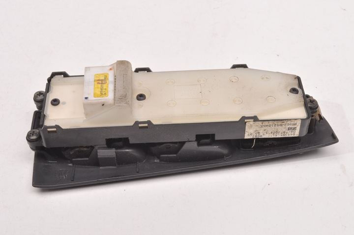 фото №10, Toyota avensis ii t25 панель кнопка опускання скла 84802-05210-b0