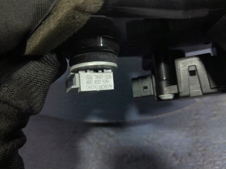 фото №6, Audi a8 d5 корпус розподільник повітропровід повітря права 4n1819354a