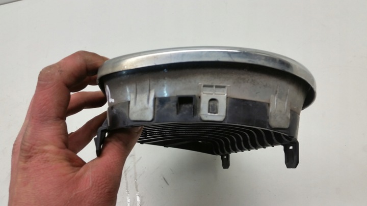 фото №9, Решітка радіатора решітка впуск повітря права bmw 1 e81 e87 51137128614 європа гарна