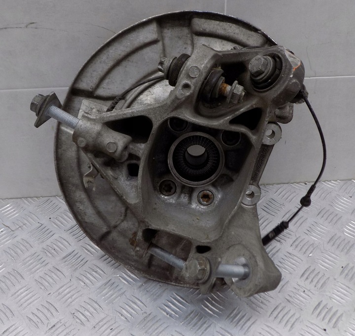 фото №4, Bmw g05 g06 g07 поворотна опора зад праві 6876654