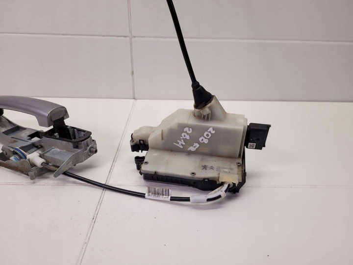 фото №8, Замок дверь перед правая сторона peugeot 208 2015 9812500780