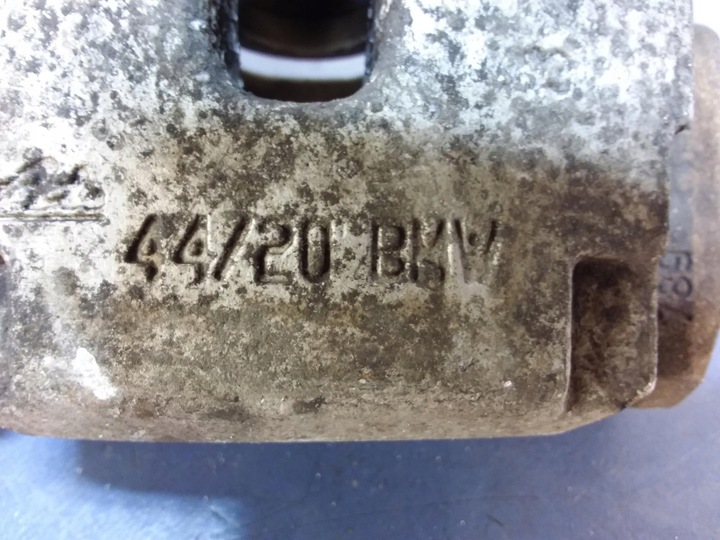 фото №4, Bmw x6 f16 3.0d суппорт скоба зад правые 44/20